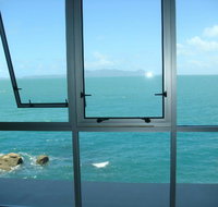 Best at Bright Point Absolute Waterfront 4 bedroom apartment - Holiday Cairns
