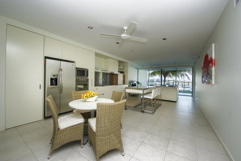 Blue On Blue Apartment 912 - Holiday Cairns 1