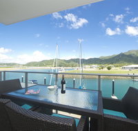 Blue on Blue Superior Studio Room 1241 - Holiday Cairns