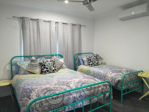 Magnetic Island Guest House - Holiday Cairns 2