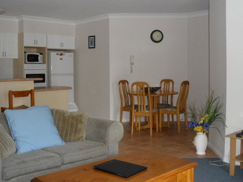 Sylvan Beach Resort - Holiday Cairns 33