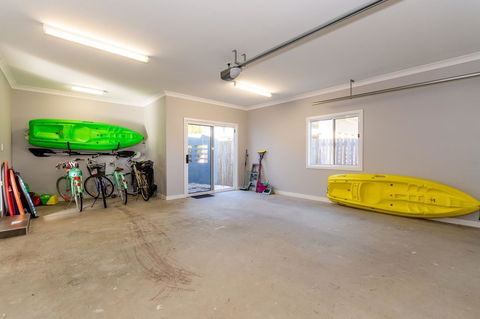 Fabulous Family Destination In Paradise Parade, Bongaree - Holiday Cairns 4