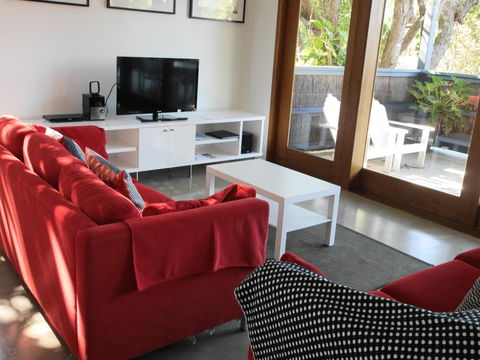 A AAA C-SHACK - Holiday Cairns 0