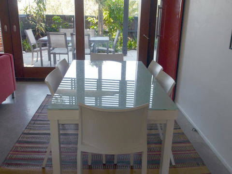 A AAA C-SHACK - Holiday Cairns 8