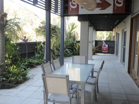 A AAA C-SHACK - Holiday Cairns 4