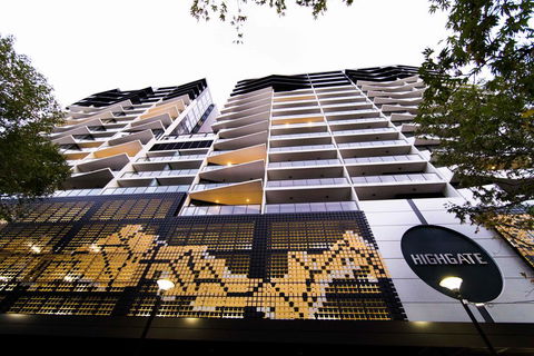 Highgate CBD Apartment - Holiday Cairns 0