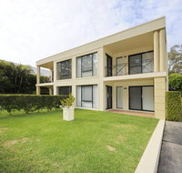 'Bagnall Views' 2/161 Government Rd - Stylish  modern duplex across the road to the waters edge - Holiday Cairns