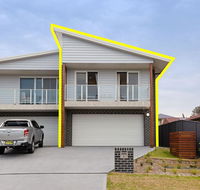 'Birubi Breezes' 2/7 Fitzroy St - Large Duplex with Air Conditioning WIFI  only 5 minute walk to the beach - Holiday Cairns