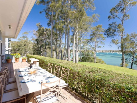 'Corlette Waterfront', 2/44 Danalene Parade - Waterfront Luxury, WIFI, Aircon, Boat Parking - Holiday Cairns 1