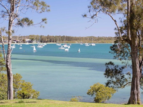 'Corlette Waterfront', 2/44 Danalene Parade - Waterfront Luxury, WIFI, Aircon, Boat Parking - Holiday Cairns 0