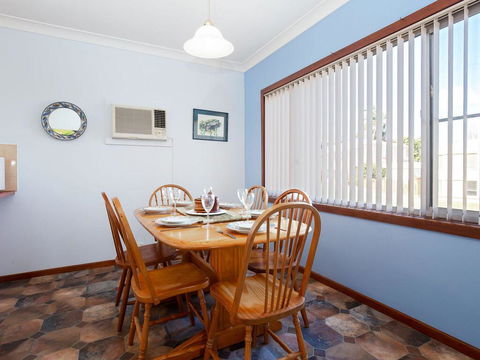 'Rutland', 1/13 Cromarty Road - Pet Friendly, Boat Parking, Water Views, Air Con - Holiday Cairns 1