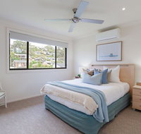 'Sandy Point Haven' 21a Sandy Point Rd - Stylish Haven with WIFI Air conditioning  Water views - Holiday Cairns
