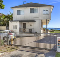 'Yacaaba' Beautiful Waterfront Location - Holiday Cairns