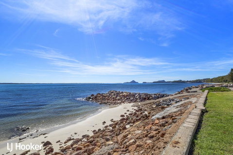 'Yacaaba' Beautiful Waterfront Location - Holiday Cairns 1