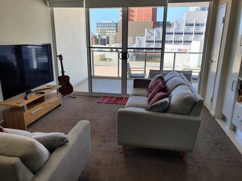 (just Listed) Bolton St 1br 350m Walk To Newcastle Beach +++ Wifi End Eand - Holiday Cairns 1