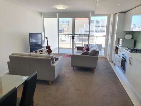 (just Listed) Bolton St 1br 350m Walk To Newcastle Beach +++ Wifi End Eand - Holiday Cairns 3