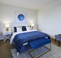 1 Bdrm Top Floor Apt With Sunroom - Holiday Cairns