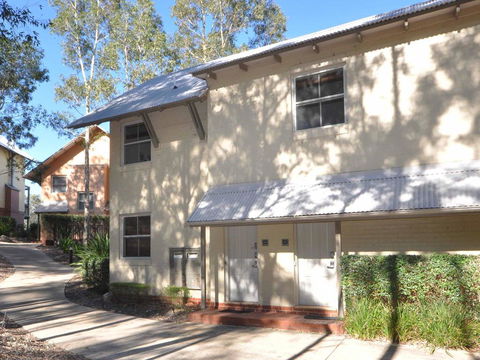 1 Bedroom Executive Villa Located Within Cypress Lakes - Holiday Cairns 3