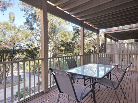 1 Bedroom Executive Villa Located Within Cypress Lakes - Holiday Cairns 0