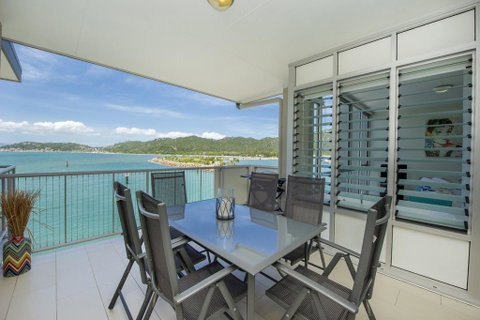 1 Bright Point Apartment 2305 - Holiday Cairns 1