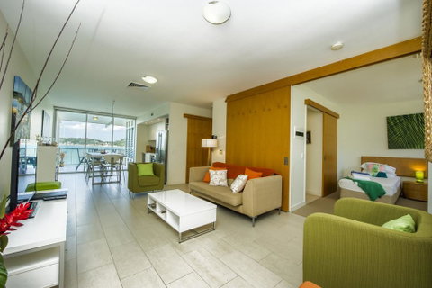 1 Bright Point Apartment 2305 - Holiday Cairns 0