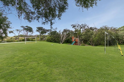 1 Oak - Rye Back Beach Accommodation - Holiday Cairns 1