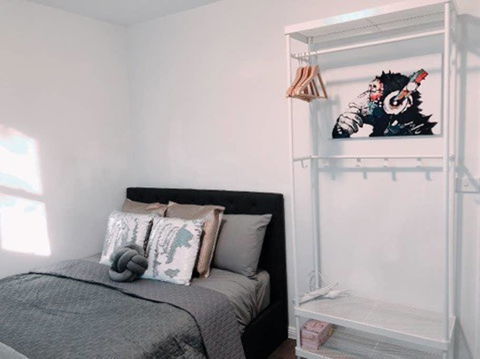 1 Private Double Room In Carramar 1-minute To Station - SHAREHOUSE - Holiday Cairns 0