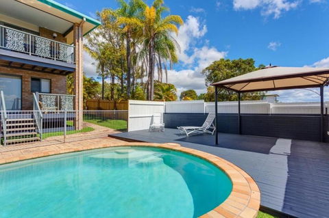 1-33 Tingira Close - Rainbow Beach, Gorgeous Ocean Views, Swimming Pool, Air Conditioning - Holiday Cairns 2