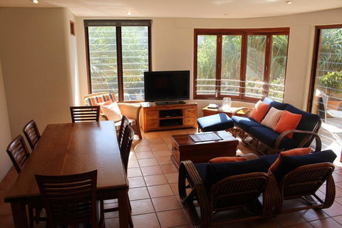 1/9 Marine Parade, Wategos Beach - Beachbound - Holiday Cairns 2