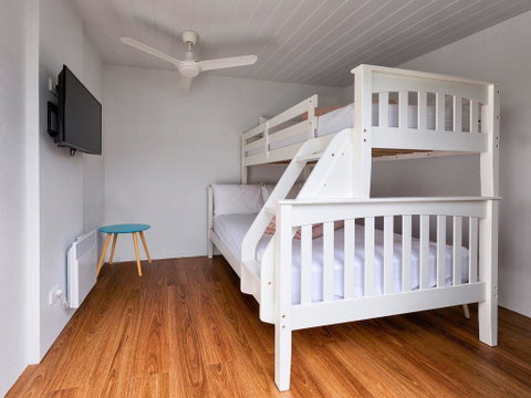 10 OCEAN DRIVE - Holiday Cairns 3
