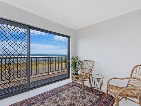 10 OCEAN VILLA - Holiday Cairns 2