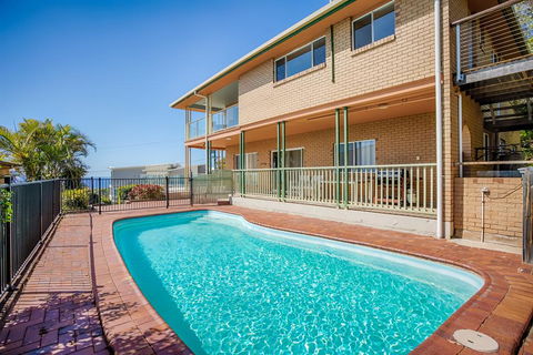 100 Cooloola Drive - Holiday Cairns 1