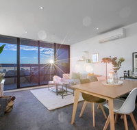 107 Light Filled Cozy Apt in the Heart of St Kilda - Holiday Cairns