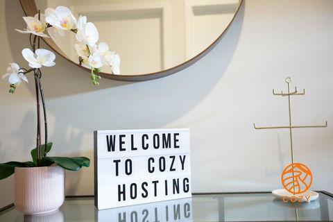 109, Cozy Cranbourne Family House, 5Bed2Bath2Parking - Holiday Cairns 1