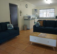 11 Bomburra Court - Rainbow Beach Comfortable Beach House Plenty of boat parking - Holiday Cairns
