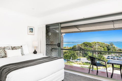 11 James Cook Apartment - Holiday Cairns 2