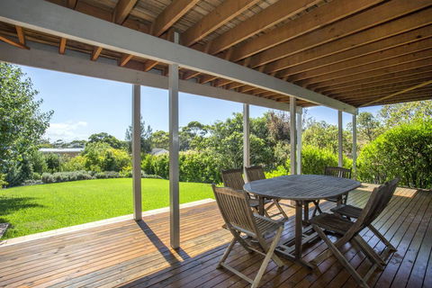 11 Riley St - Stylishly Modern - Holiday Cairns 3