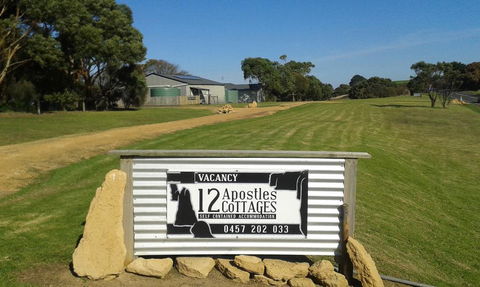 12 Apostles Cottages - Holiday Cairns 1