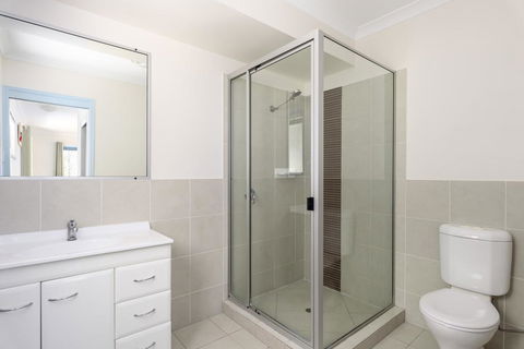 12 Ibis Court - Highset Beach House With Natural Bushland Gardens And Covered Decks - Holiday Cairns 2