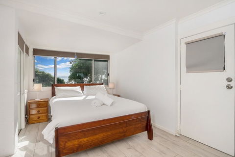 13 Brownell Drive Wategos Beach - Beach House - Holiday Cairns 3