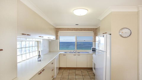 143 Mitchell Pde - Magnificent Outlook - Holiday Cairns 3
