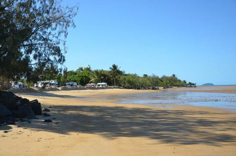 15 Robert Johnstone Parade - Holiday Cairns 1