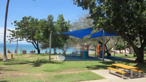16 Mirimar Crescent Arcadia - Holiday Cairns 0