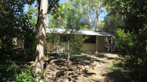 16 Mirimar Crescent Arcadia - Holiday Cairns 2