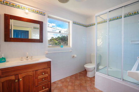 164 Mitchell Pde - Spectacular Views - Holiday Cairns 1