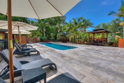 1770 Getaway - Holiday Cairns 0