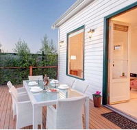 1880s Kananook Boutique Historic Luxury Apartment FSC Private Villa Bairnsdale - Holiday Cairns