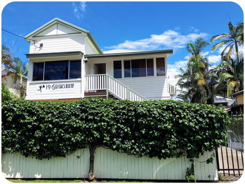 19 Grimshaw - Holiday Cairns 0