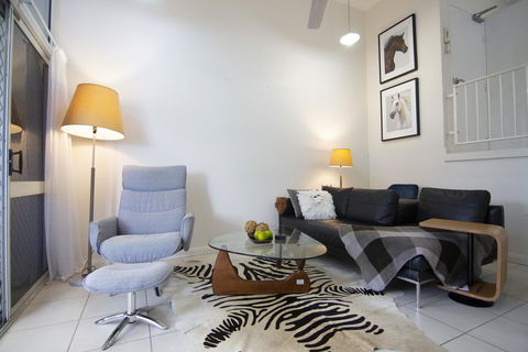 2 Bedroom Close To CBD - Holiday Cairns 3