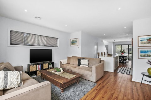2 Bedroom Townhouse - Family & Corporate Bookings Only - Holiday Cairns 2